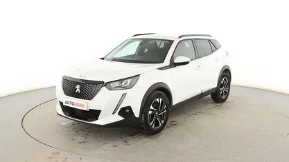 Usado Peugeot 2008 Allure 101 CV (74 kW) 2020 Blanco SUV