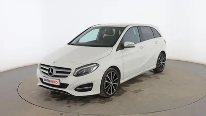 Usado Mercedes B200 Urban 135 CV (99 kW) 2016 Blanco Monovolumen