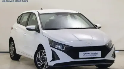 Usado Hyundai i20 100 CV (73 kW) 2024 Blanco Utilitario