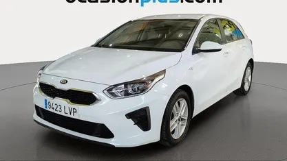 Usado Kia Ceed 136 CV (100 kW) 2021 Blanco Utilitario