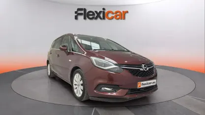 Usado Opel Zafira Tourer Excellence 140 CV (102 kW) 2018 Violeta Monovolumen