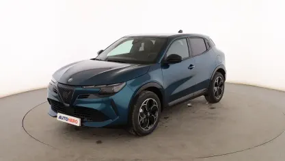 Usado Alfa Romeo Junior 136 CV (100 kW) 2026 Verde SUV
