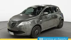 Gris Usado 2015 Lancia Ypsilon Utilitario | 8450 € (Precio justo)