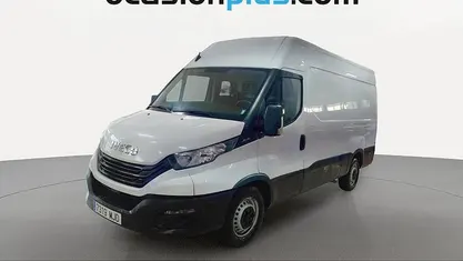 Usado Iveco Daily 156 CV (114 kW) 2023 Blanco Familiar