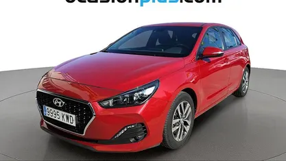 Usado Hyundai i30 GO! 120 CV (88 kW) 2019 Rojo Utilitario