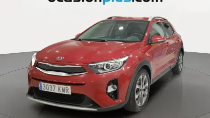 Käytetty Kia Stonic 120 HP (88 kW) 2018 Punainen Katumaasturi