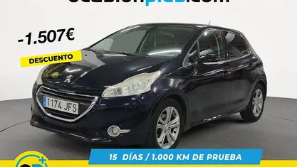 Azul Usado 2015 Peugeot 208 Allure Utilitario | 7083 € (Buen precio)