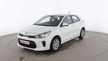 Usado Kia Rio 85 CV (62 kW) 2018 Blanco Utilitario