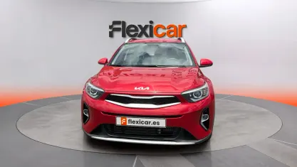 Usado Kia Stonic 84 HP (61 kW) 2022 Vermelho SUV