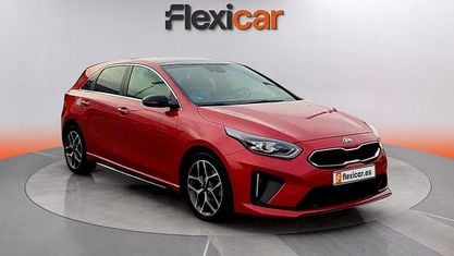 Usado Kia Ceed GT GT-Line 136 CV (100 kW) 2022 Granate Berlina