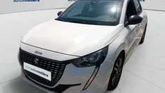 Blanco Usado 2023 Peugeot 208 Allure Utilitario | 12.980 € (Precio justo)
