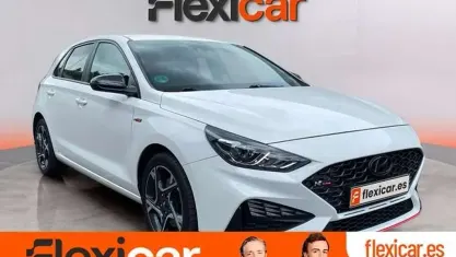 Usado Hyundai i30 N Line 120 CV (88 kW) 2022 Blanco Berlina