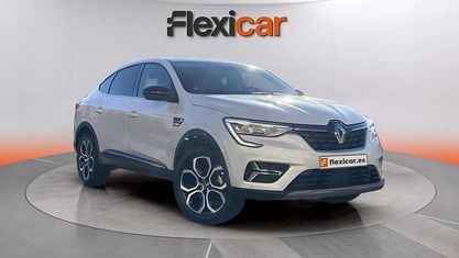 Käytetty Renault Arkana RS Line 140 HP (102 kW) 2022 Valkoinen Katumaasturi