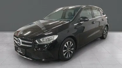 Usado Mercedes B180 116 CV (85 kW) 2020 Negro Monovolumen