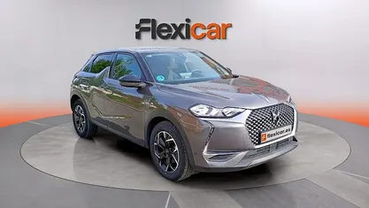 Usado DS Automobiles DS3 Crossback Chic 110 CV (80 kW) 2021 Gris SUV