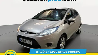 Usado Ford Fiesta Trend 97 CV (71 kW) 2009 Gris Utilitario