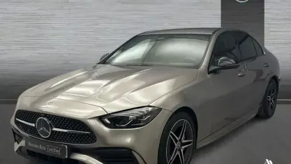 Usado Mercedes C220 AMG line 220 CV (161 kW) 2022 Gris / plateado Berlina