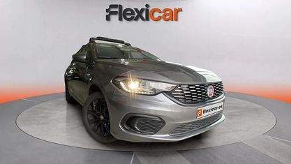 Usado Fiat Tipo Mirror 95 CV (69 kW) 2019 Gris Familiar