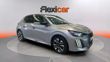 Usado Peugeot 208 Allure 101 CV (74 kW) 2025 Gris Utilitario