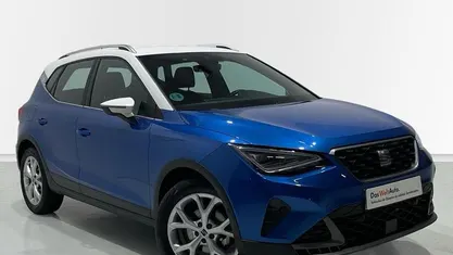 Azul Usado 2024 Seat Arona FR SUV | 21.890 € (Precio justo)
