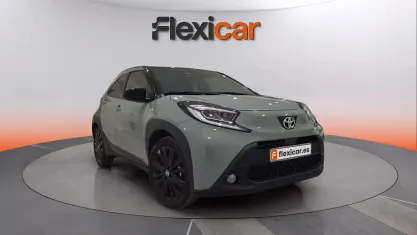 Usado Toyota Aygo X Play 72 CV (52 kW) 2024 Gris SUV