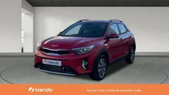 Rojo Usado 2024 Kia Stonic Plus SUV | 18.880 € (Precio justo)