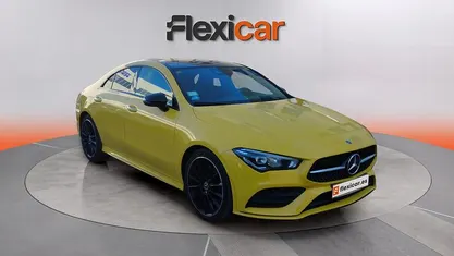 Usado Mercedes CLA250 224 CV (164 kW) 2021 Amarillo Berlina