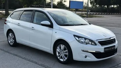 Usado Peugeot 308 SW Style 120 CV (88 kW) 2016 Blanco Familiar