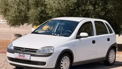 Usado Opel Corsa SRi 75 CV (55 kW) 2002 Blanco Utilitario