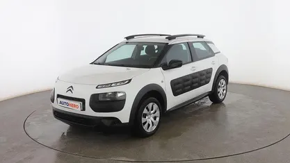 Usado Citroën C4 Feel 100 CV (73 kW) 2017 Blanco SUV