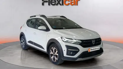 Usado Dacia Sandero Comfort 101 CV (74 kW) 2022 Blanco Utilitario