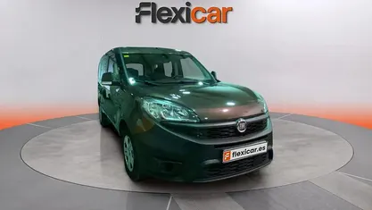 Usado Fiat Doblò Easy 95 CV (69 kW) 2018 Marrón Monovolumen