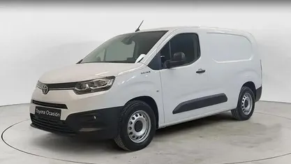 Begagnad Toyota Proace 100 kW (136 HK) 2024 Vit Minibuss