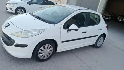 Usado Peugeot 207 70 CV (51 kW) 2009 Blanco Utilitario