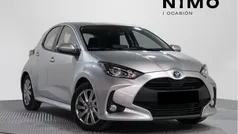 Gris Usado 2024 Toyota Yaris Hybrid Active Berlina | 22.000 € (Precio justo)