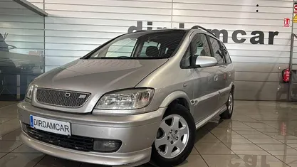 Gris / plata Usado 2002 Opel Zafira Elegance Monovolumen | 2990 € (Precio justo)