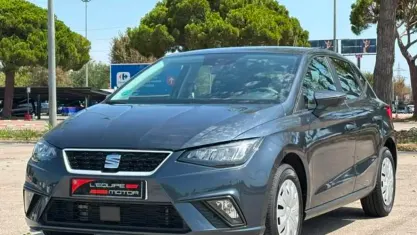 Usado Seat Ibiza Style 95 CV (69 kW) 2024 Gris / plata Utilitario