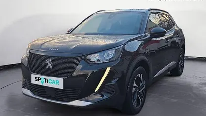 Usado Peugeot e-2008 Allure 100 kW (136 CV) 2021 Negro SUV