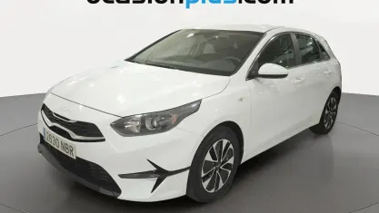 Usado Kia Ceed 101 CV (74 kW) 2025 Blanco Utilitario