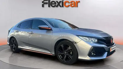 Usado Honda Civic Comfort 129 CV (94 kW) 2018 Gris Utilitario