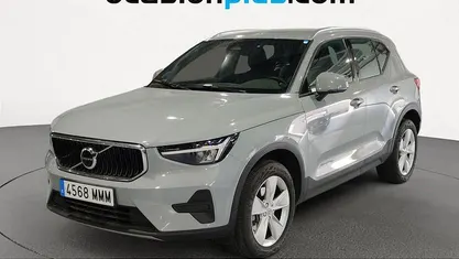 Usado Volvo XC40 Momentum 163 CV (119 kW) 2023 Gris SUV