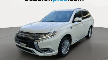 Begagnad Mitsubishi Outlander P-HEV 224 HK (164 kW) 2019 Vit SUV