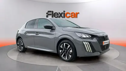 Usado Peugeot 208 Allure 101 CV (74 kW) 2025 Gris Utilitario