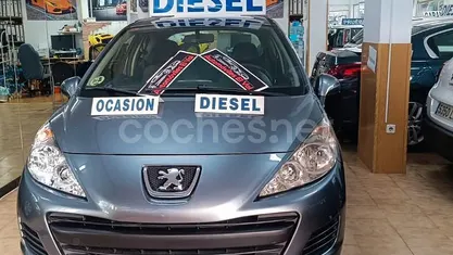 Gris / plata Usado 2010 Peugeot 207 Berlina | 3689 € (Precio justo)