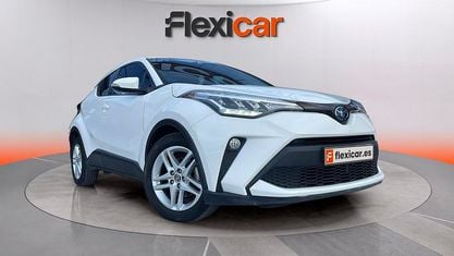 Käytetty Toyota C-HR Active 122 HP (89 kW) 2022 Valkoinen Katumaasturi