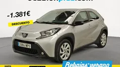 Gris Usado 2024 Toyota Aygo Play Utilitario | 15.200 € (Precio justo)