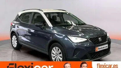 Usado Seat Arona FR 110 CV (80 kW) 2023 Gris SUV