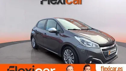 Usado Peugeot 208 Style 82 CV (60 kW) 2017 Gris Utilitario