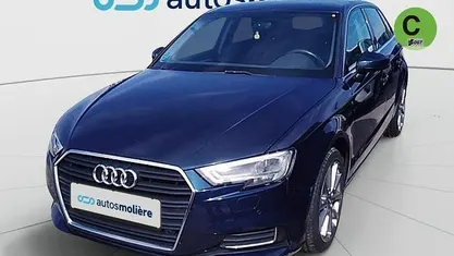 Usado Audi A3 Design 116 CV (85 kW) 2019 Azul Berlina