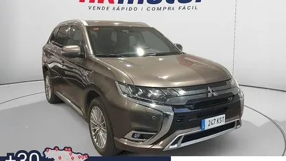 Marrón Usado 2019 Mitsubishi Outlander P-HEV SUV | 19.690 € (Precio justo)